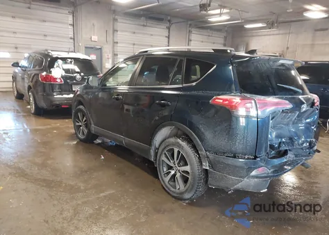 2017 Toyota Rav4 Xle z USA, uszkodzony, nr VIN JTMRFREVXHJ121610